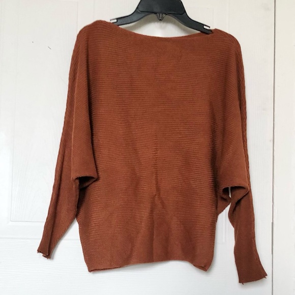 Dolman Sleeves Knit Top - Picture 5 of 5
